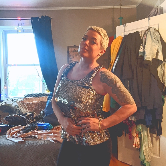 Gold Sequin Top - Picture 1 of 4